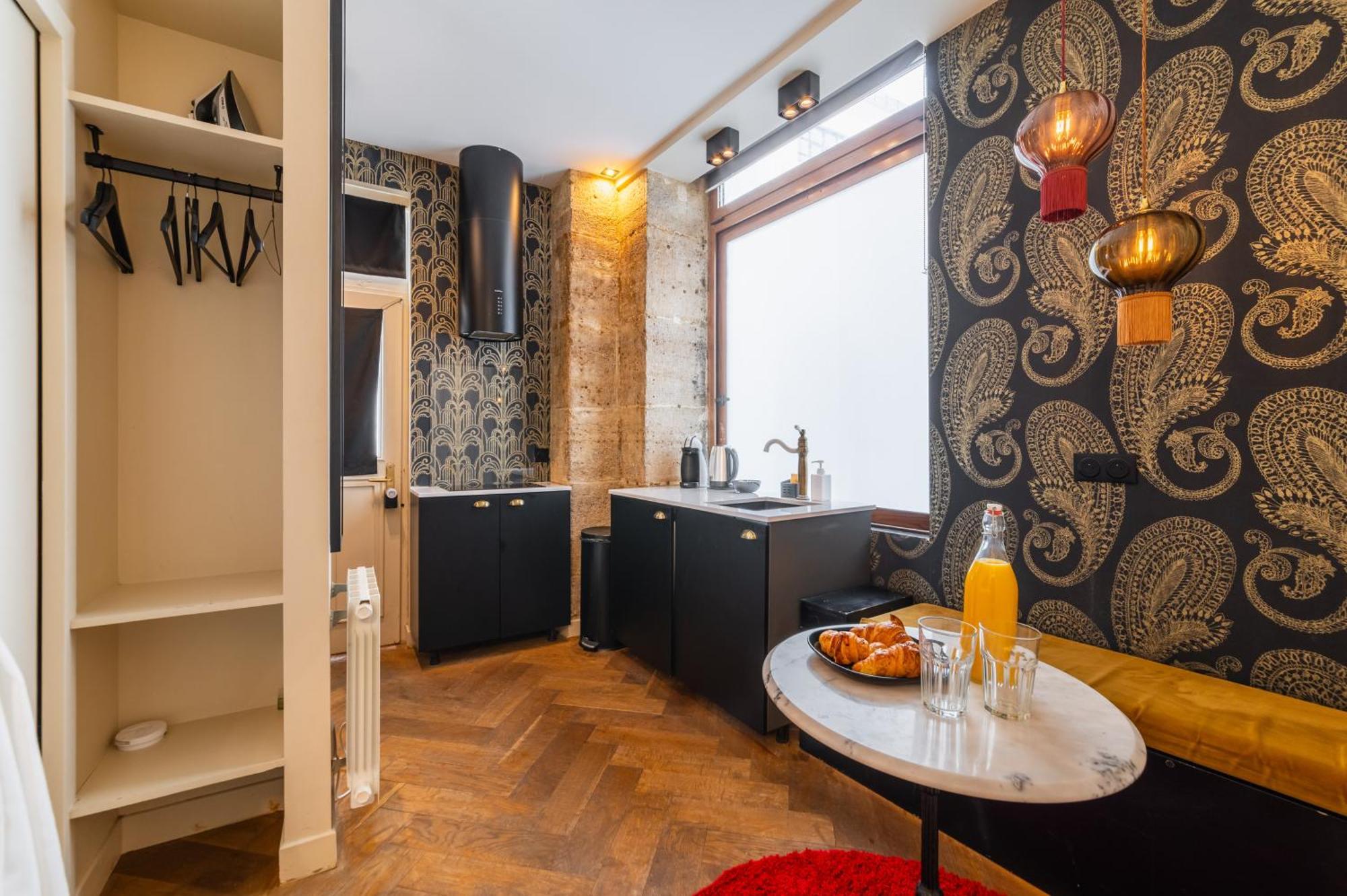 Studio Bien Equipe Proche De Toutes Commodites -2P 巴黎 外观 照片